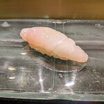 京極寿司 - 白甘鯛（サスエ前田）。