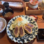 厚切りとんかつ・魚かつ よし平 - 勝浦まぐろかつ膳　1859円