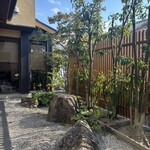 厚切りとんかつ・魚かつ よし平 - 内観がおしゃれ