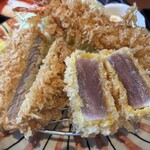 厚切りとんかつ・魚かつ よし平 - 勝浦まぐろ海老ひれかつ膳アップ