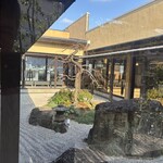 厚切りとんかつ・魚かつ よし平 - 内観がおしゃれ