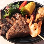 Hilton Hawaiian Village Waikiki Beach Resort - ヒルトン星空BBQ 9190円 のバーベキュー