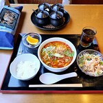 タイ田舎料理 クンヤー - ランチセット。