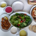 カラオケ ビッグエコー - 料理写真:マルゲリータ、軟骨揚げ、ベーコングリーンサラダ