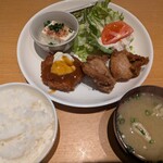 社 - からコロ定食　800円