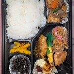社 - 本日の日替りランチ　650円　　みそ汁付き