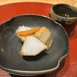 ろばた はなれ - 海老芋と炙りカラスミ