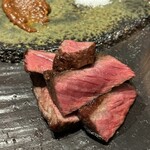 ろばた はなれ - 黒毛雌和牛の囲炉裏炭火焼き