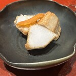 ろばた はなれ - 海老芋と炙りカラスミ