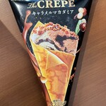 ファミリーマート＋薬陽堂 - ザ・クレープ キャラメルマカダミア(255kcal)