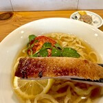 らーめん かねかつ - 分厚く香ばしい鴨肉✨