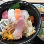 寿司と魚料理魚々や - 海鮮丼2