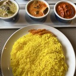 マヤデビ - 左からグリーンカレー、レッドカレー、バタープローン