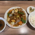 小姑娘 - 若鶏の酢豚風　950円