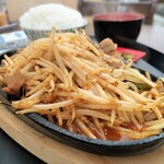 韋駄天や - 料理写真:ホルモン定食(970円)