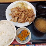 寿司と居酒屋魚民 - 豚生姜焼き定食（肉1.5倍増し）980円税込。ごはん大盛り、お代わり無料
