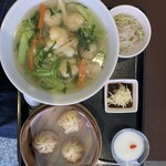 龍香 - 料理写真:エビ麺のセット