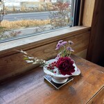 そば処 長屋門 - 素敵ないけばな