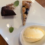 ビストロ シャルルー - デザート盛り合わせ