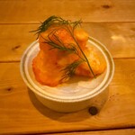 SHE meguro - サーモンと明太子とトビコの仲良し和え