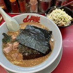 ラーメン山岡家 - 料理写真: