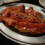 大衆焼肉ホルモン酒場 とりとん - 2014.12 とりとんカルビ(680円)