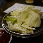 2014.12 お通しのキャベツはサービスでお替り自由