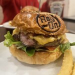 Reg-On Diner - LAスタイルベーコンチーズバーガー