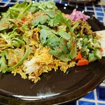 spice & Indian curry カリクロ - 牡蠣とチキンと春菊のビリヤニ