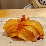 すしやのたい悟 - 大好きな赤貝。ミネラルたっぷりの赤貝は言わずもがなの美味しさ(∩❛ڡ❛∩)握りでいただくとまた違った味わいで、後半ならではの贅沢な一貫でした✩.*˚