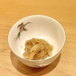 すしやのたい悟 - 大将おまかせお通し② 塩辛  柚子香る、たい悟の塩辛！一度食べてみたかった願いが叶いました(ﾉ◕ヮ◕)ﾉ*.✧これは間違いなく日本酒泥棒です♡