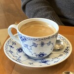 カフェメディオ - ロイヤルコペンハーゲンでした！上品な食器です