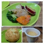 コスメキッチンカフェ - ◆上：「ゴロゴロ野菜とアマランサスのサラダ」酸味を感じりお味付です。アマランサス自体は殆どお味を感じません。
◆下左：ハーブスコーン・・・普通に美味しい。
◆下右：有機珈琲