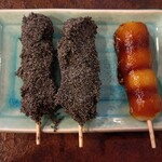 札幌 新倉屋 本店 - 花園だんご(ごまと正油)