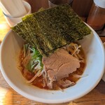 煮干しそば 虎愼 - 辛味噌ラーメン+海苔近景。