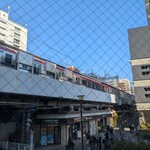 ロビン - テーブル席からの笹塚駅
