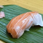 亀庄寿司 - サーモン
