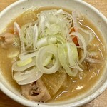 奥渋谷 もつ焼のんき - もつ煮込み 310円