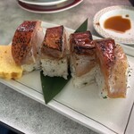 回転寿司 魚どんや - 料理写真:地金目鯛の炙り棒鮨ハーフ