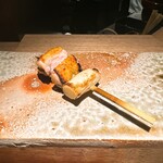 炭割烹 新谷 - 熊野地鶏のもも(膝上)を使ったねぎ身