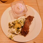 彩の国レストラン - スイーツ（ティラミス、ごぼうのチーズケーキ、いちごのムース、プリン）