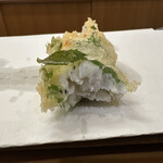 天ぷら 車 - 生白魚大葉巻き 断面