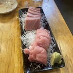 340253999 - 中トロと本マグロの刺身　1,000円