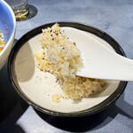 うずとかみなり - バターを炊き込んだご飯に胡椒のスパイシーさが美味いです