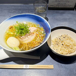 うずとかみなり - 「塩RAMEN」と「ν胡椒飯（小）」