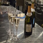 TRAEVO - スパークリングワイン