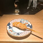 炭割烹 新谷 - 皮付きせせり