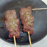 麺処 盛盛 - 牛串も追加注文