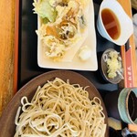 裁ちそば 紅葉亭 - 冷たい雨、じゃなくて、そば