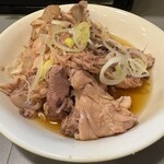 アサガキタ - サービスの地鶏肉付き鶏ガラ